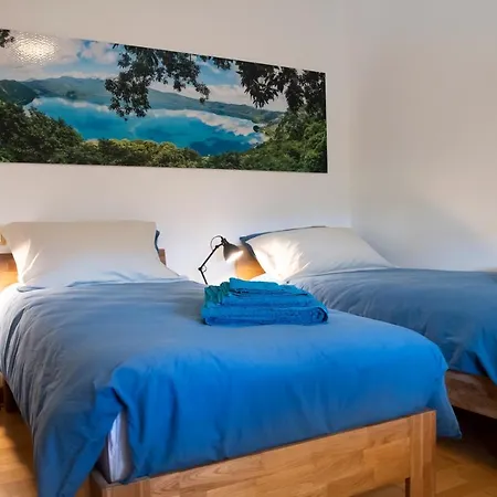 Happy Corner - The For Outdoor Lovers * Revine Lago