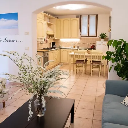Happy Corner - The For Outdoor Lovers Appartement Revine Lago